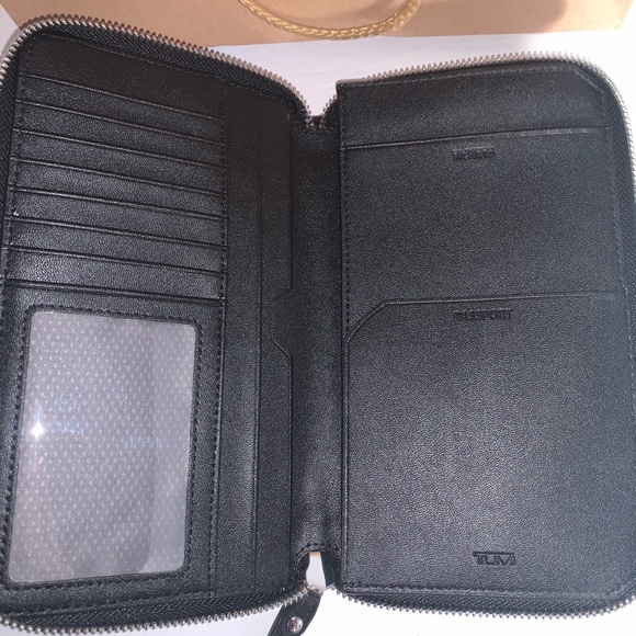 Tumi Wallet - Picture 4 of 4